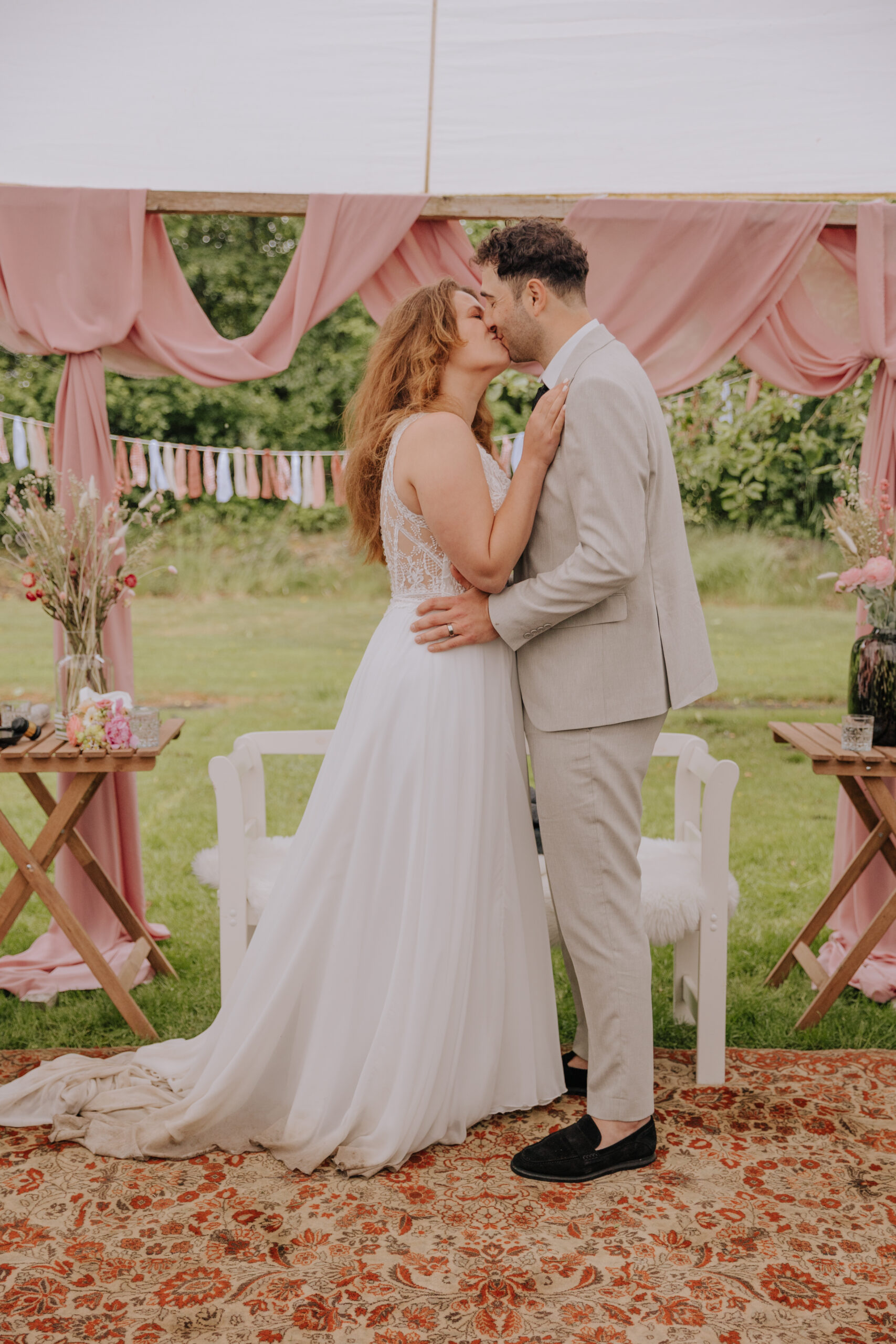 Buitenceremonie bruiloft Hoeve Kindergoed